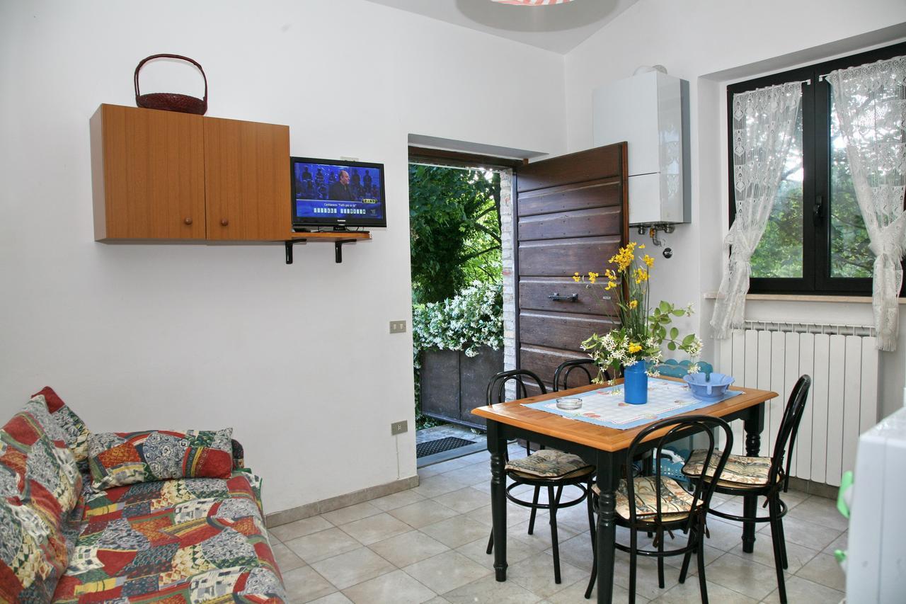 Agriturismo Villa Mozart Nel Verde Gubbio Exterior photo
