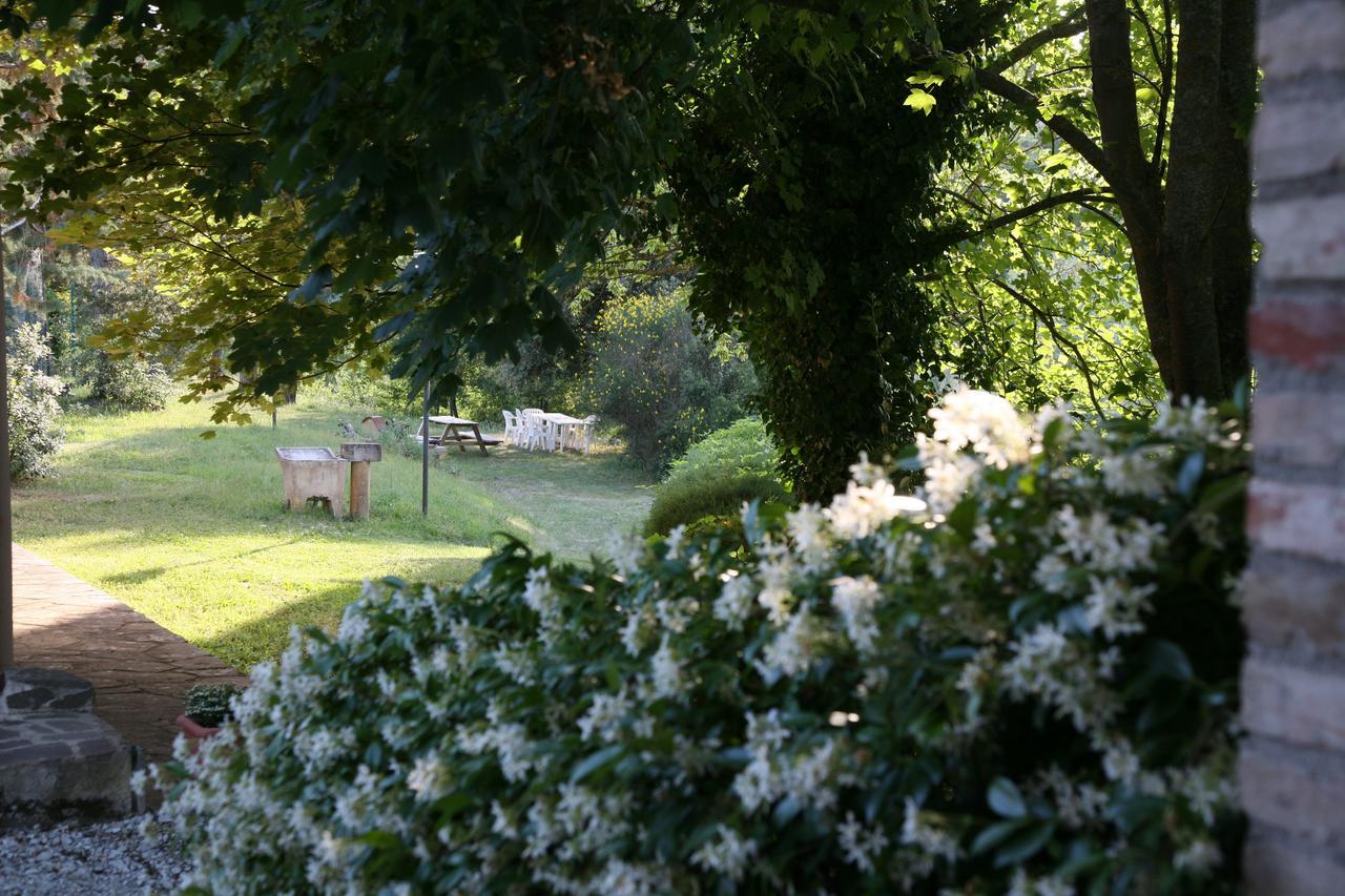 Agriturismo Villa Mozart Nel Verde Gubbio Exterior photo