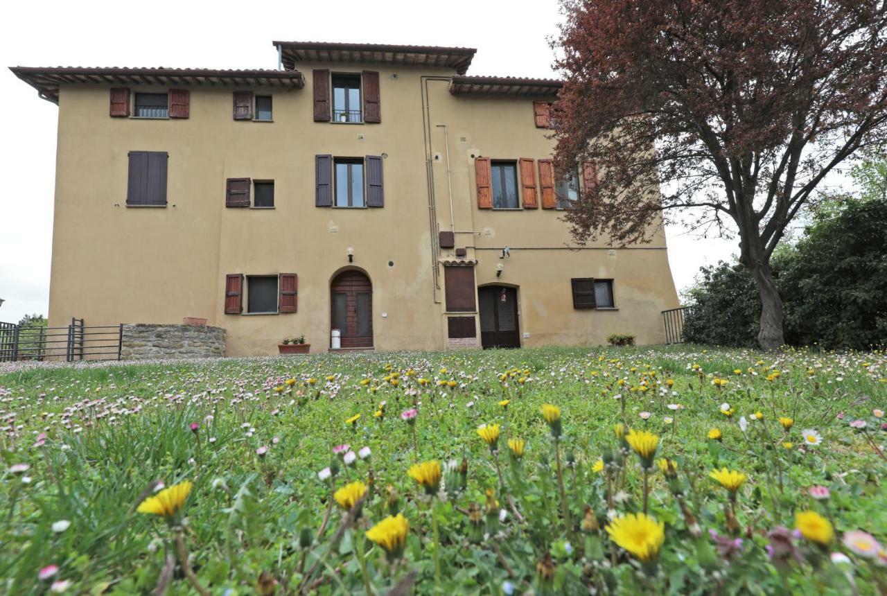 Agriturismo Villa Mozart Nel Verde Gubbio Exterior photo